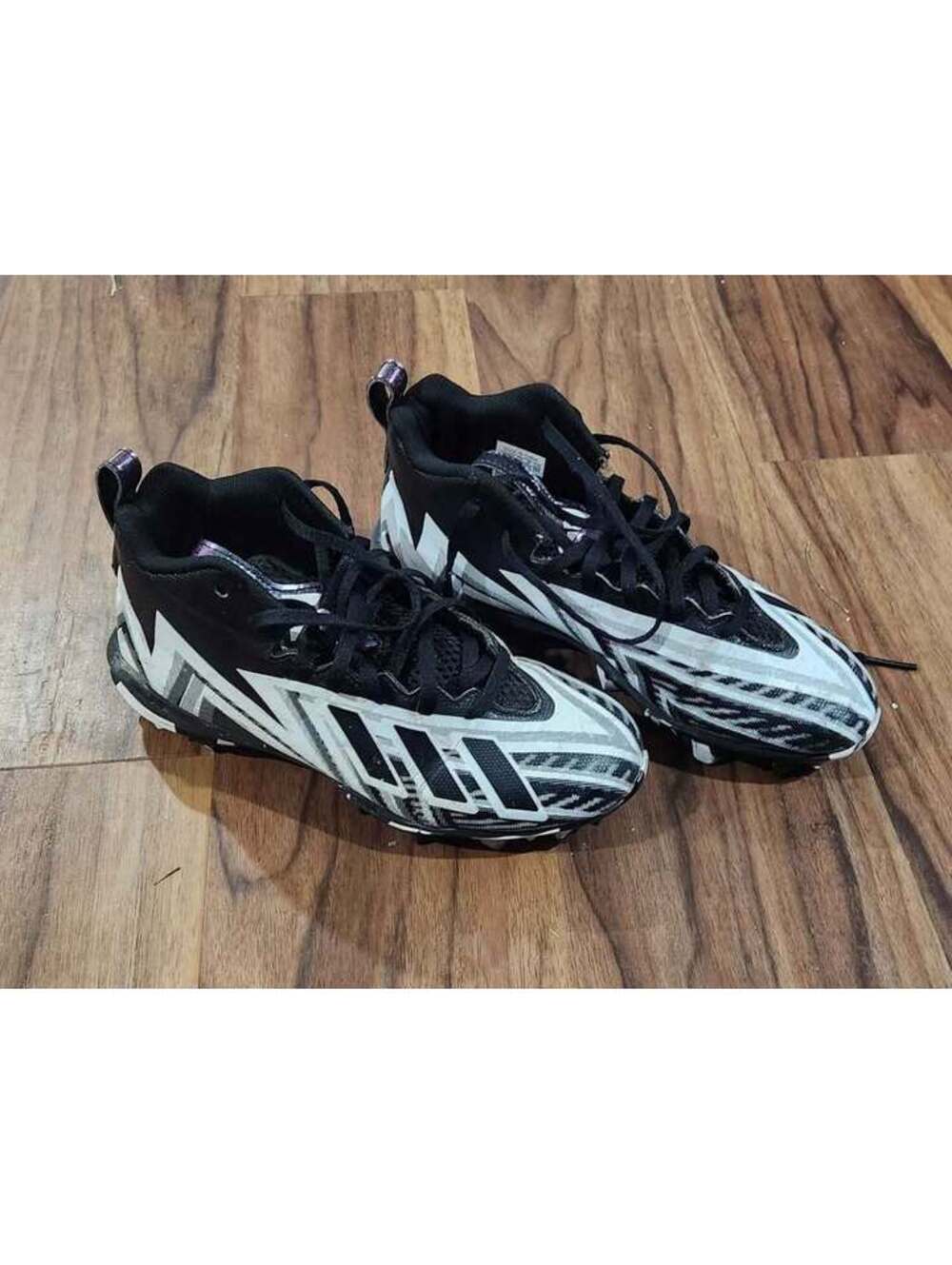 Adidas Freak Spark MD J Football Cleats Black/White Kid’s Size 5.5